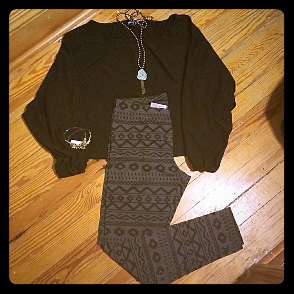 NWT Old Navy Tribal Print Leggings